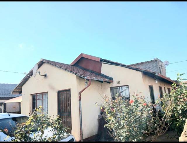 3 BEDROOM HOUSE FOR SALE IN CLAYVILLE